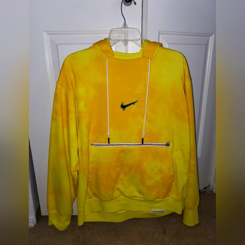 Nike- "Peace, Love, Basketball"